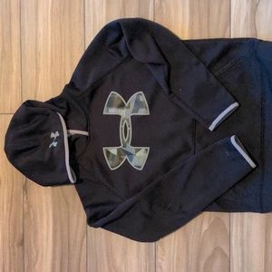 Youth boys Under Armour Sweatshirt